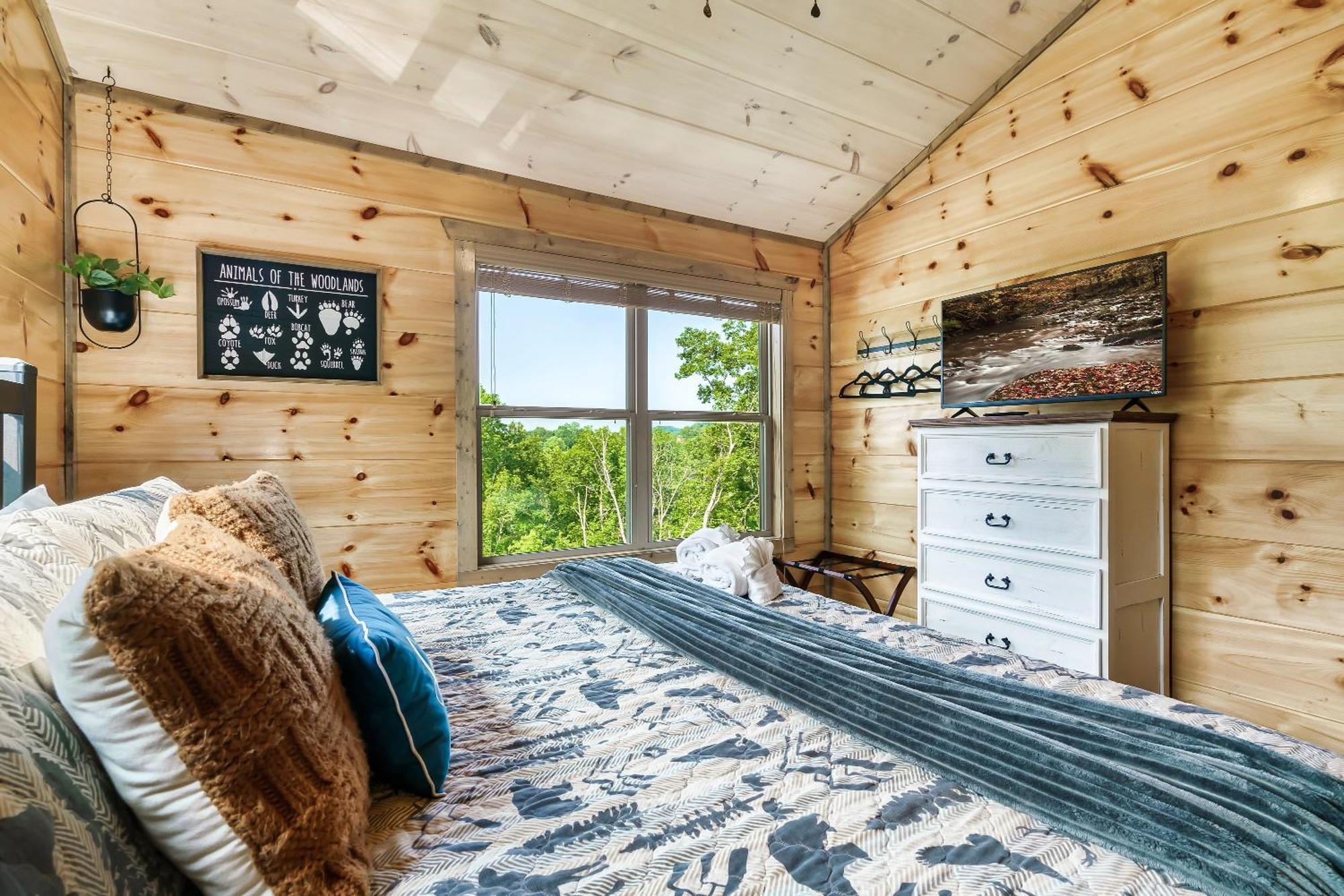 Spring Sale! Indoor Pool, Pet Stays Free, Movie, Hottub Sevierville Exterior photo