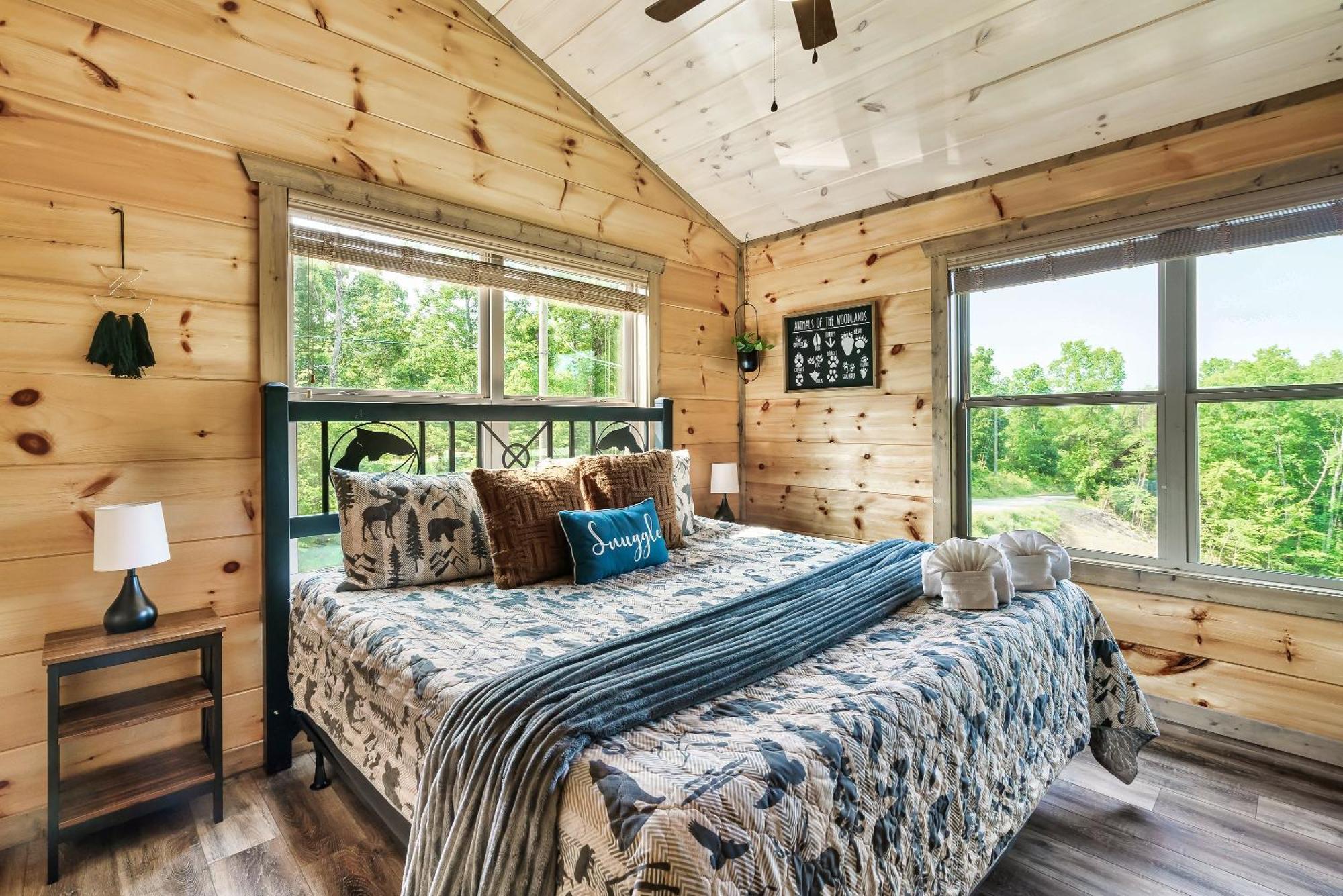 Spring Sale! Indoor Pool, Pet Stays Free, Movie, Hottub Sevierville Exterior photo