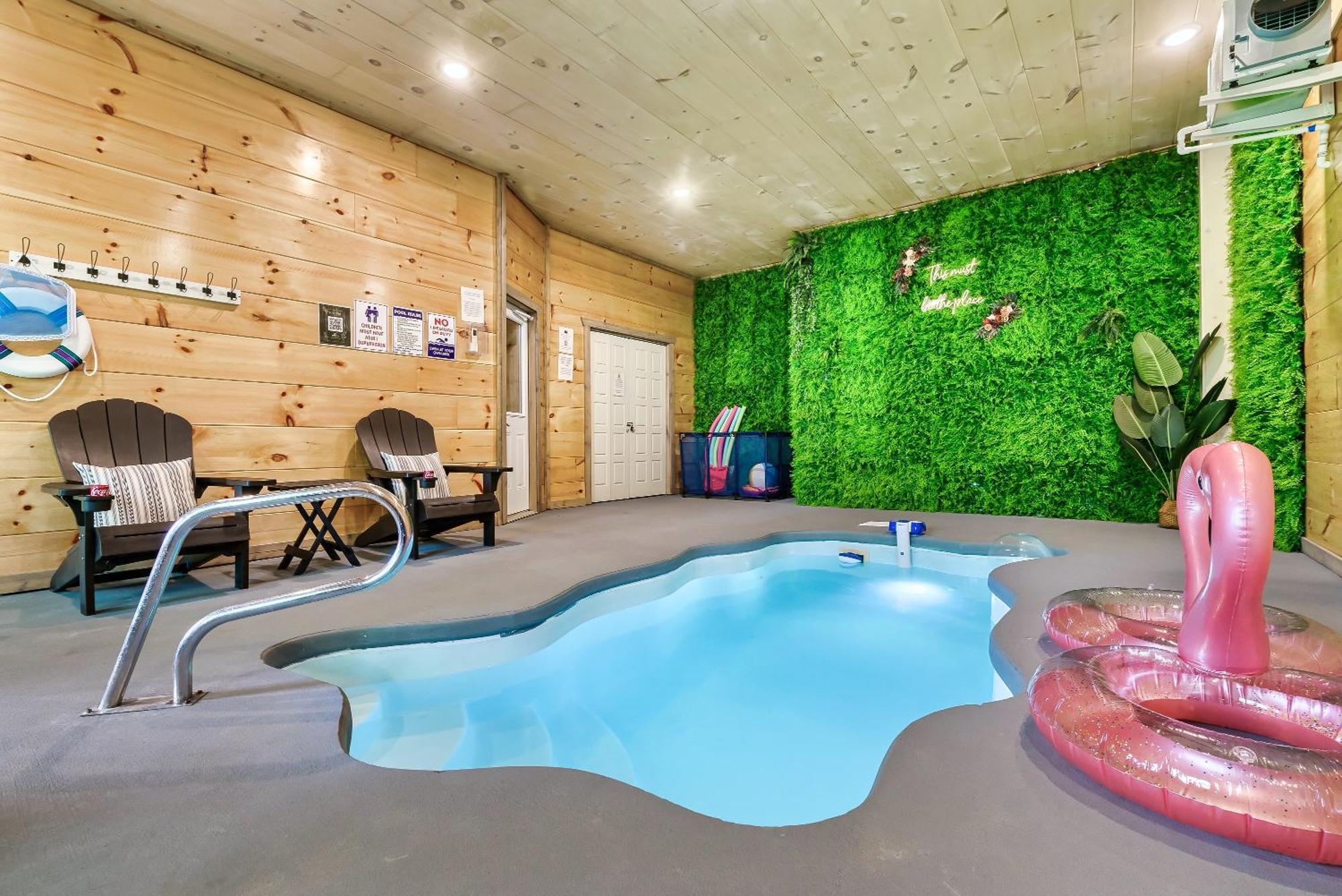 Spring Sale! Indoor Pool, Pet Stays Free, Movie, Hottub Sevierville Exterior photo