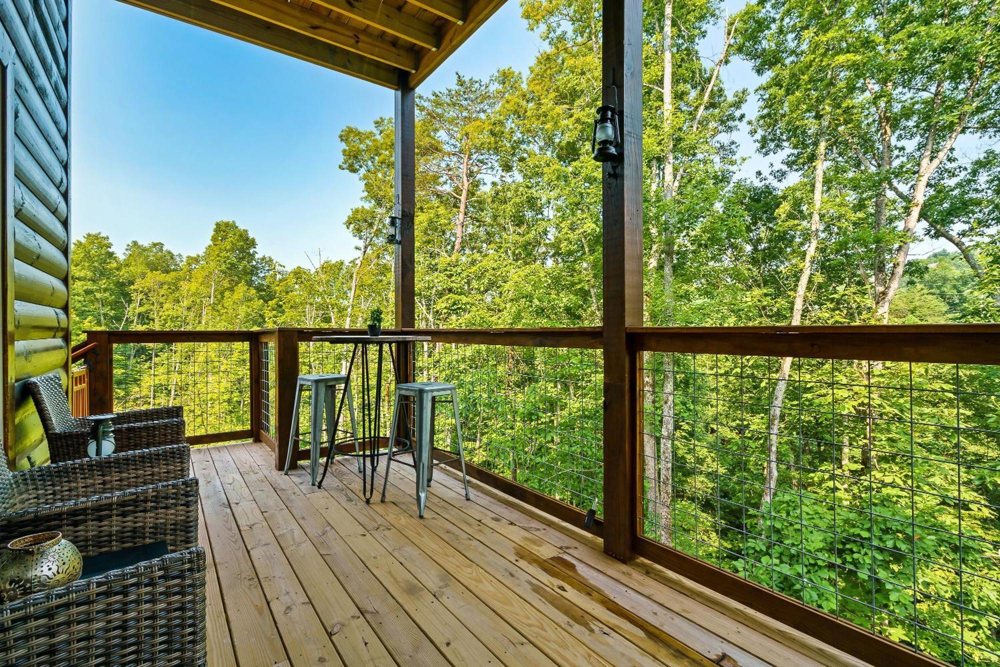 Spring Sale! Indoor Pool, Pet Stays Free, Movie, Hottub Sevierville Exterior photo