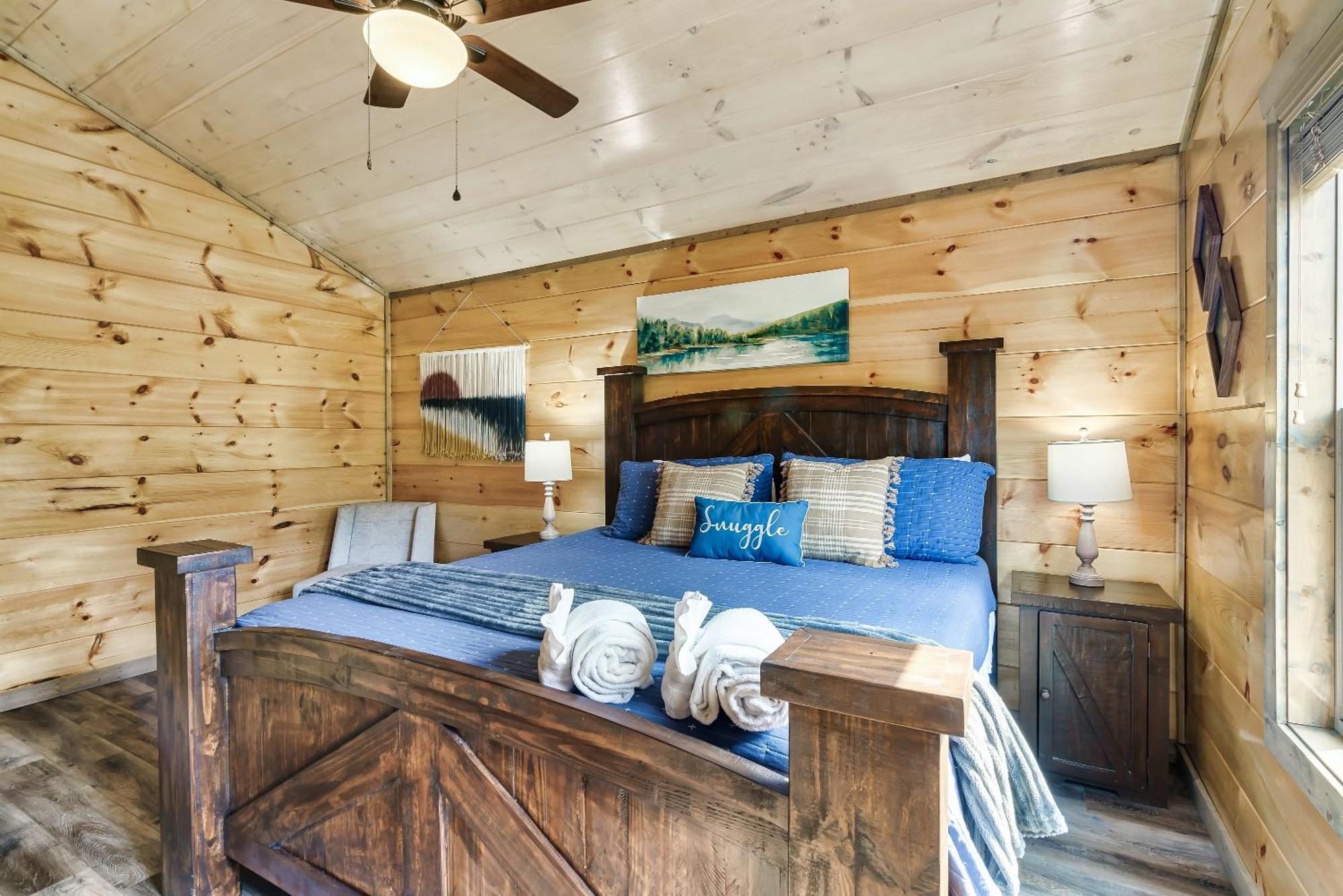 Spring Sale! Indoor Pool, Pet Stays Free, Movie, Hottub Sevierville Exterior photo