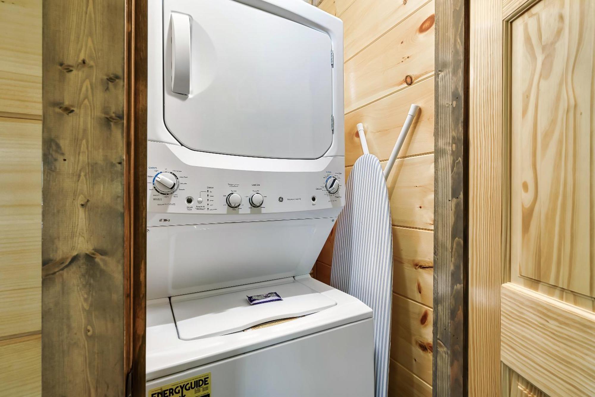 Spring Sale! Indoor Pool, Pet Stays Free, Movie, Hottub Sevierville Exterior photo