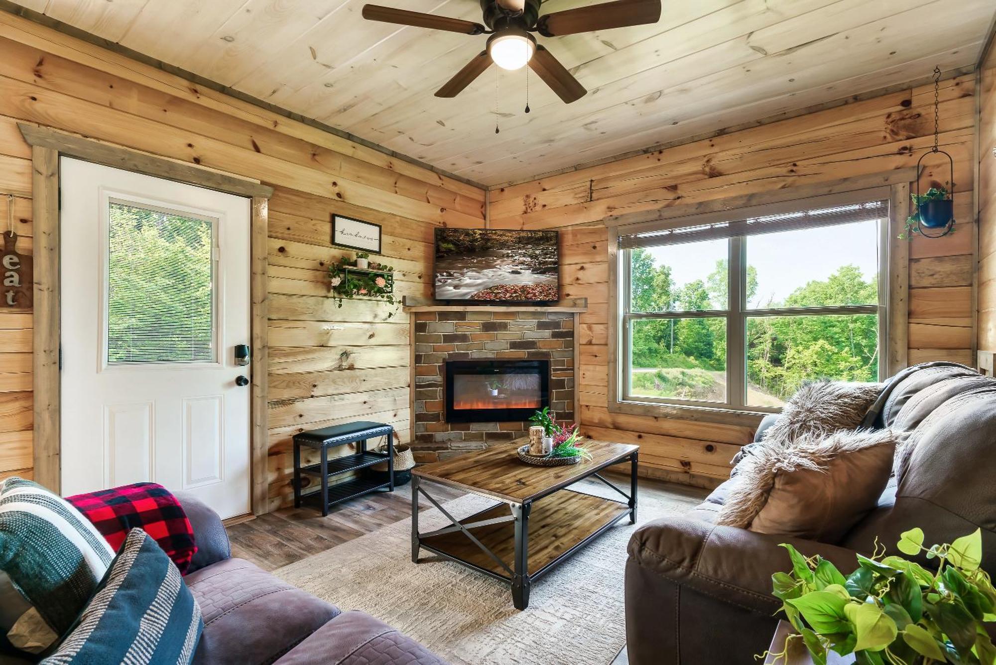 Spring Sale! Indoor Pool, Pet Stays Free, Movie, Hottub Sevierville Exterior photo