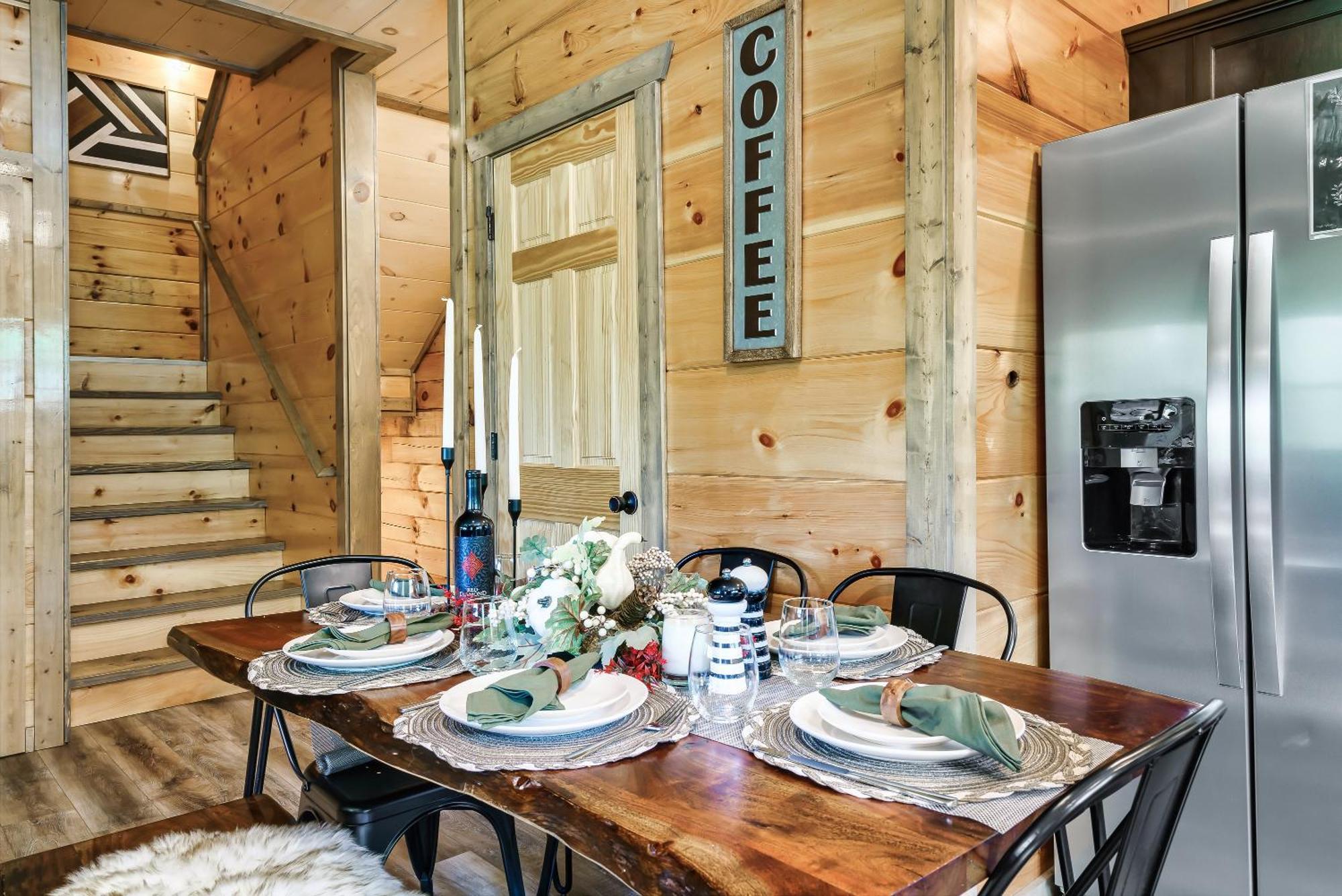 Spring Sale! Indoor Pool, Pet Stays Free, Movie, Hottub Sevierville Exterior photo